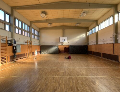 Turnhalle nur mit Hallenturnschuhen